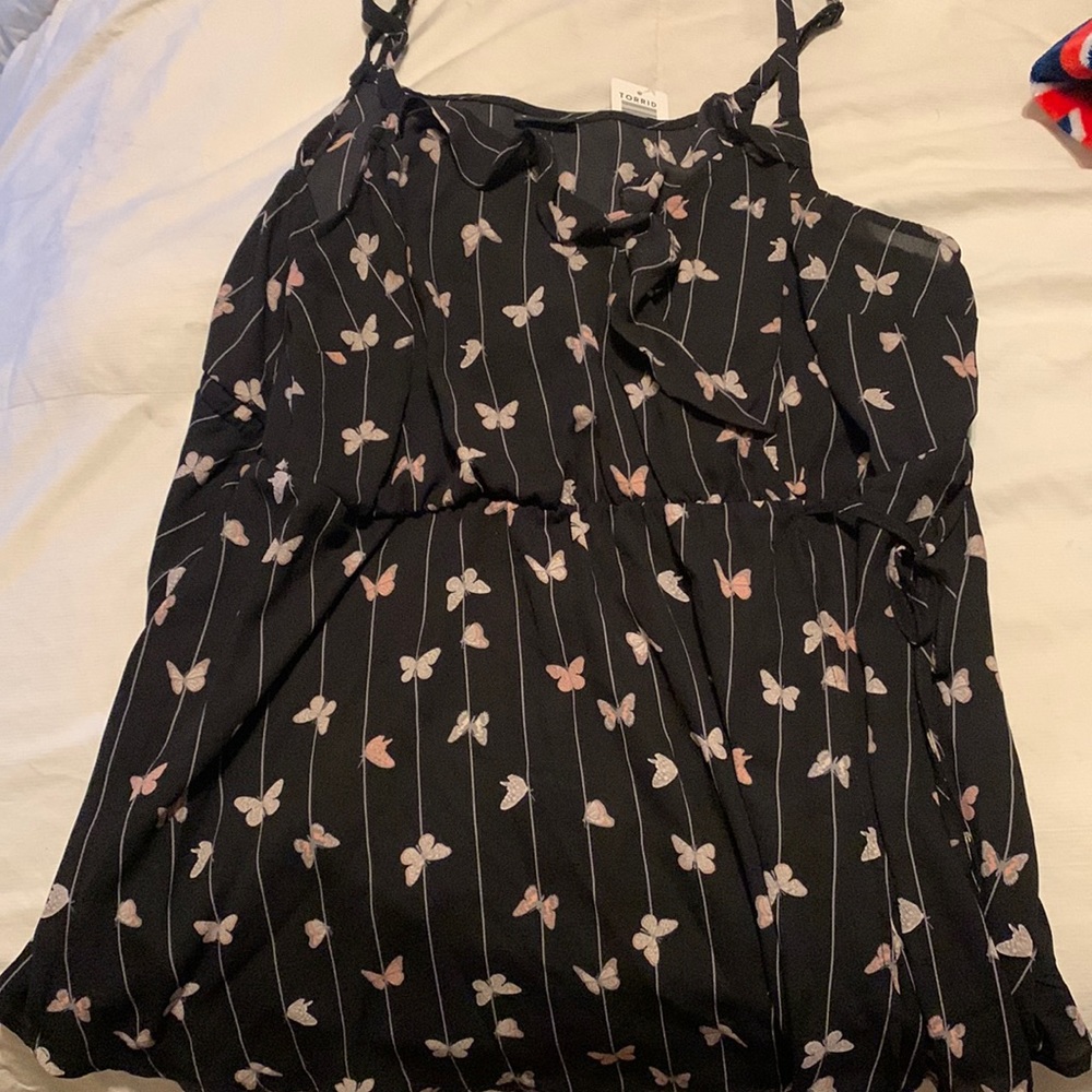 Black dressy top w butterflies